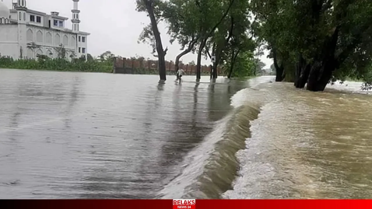 সুনামগঞ্জে ভয়াবহ বন্যা পরিস্থিতি, সুরমা নদীর পানি বিপৎসীমার ওপরে