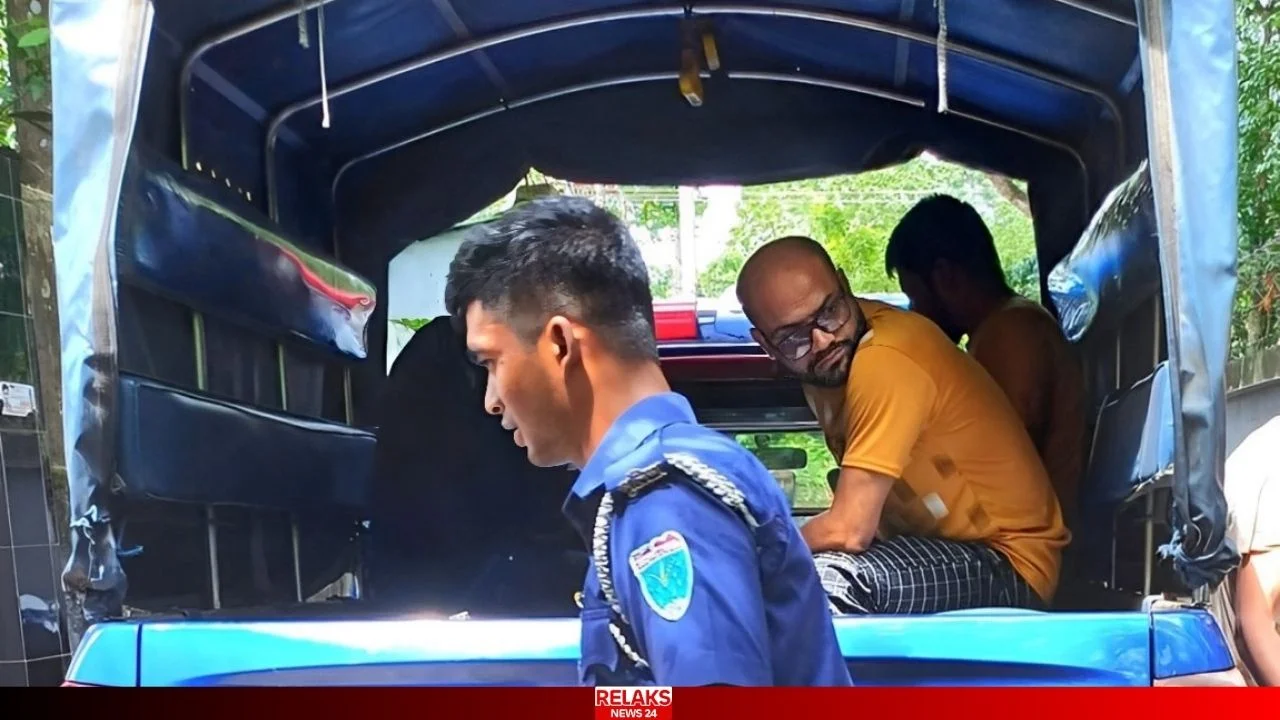 রেস্টহাউসে অসামাজিক কার্যকলাপে তিন তরুণ-তরুণ আটক