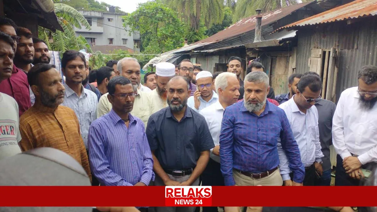 ছাত্র আন্দোলনে নিহত হৃদয় তরুয়ার বাড়িতে পবিপ্রবি’র ভিসি ও শিক্ষক-শিক্ষার্থীরা