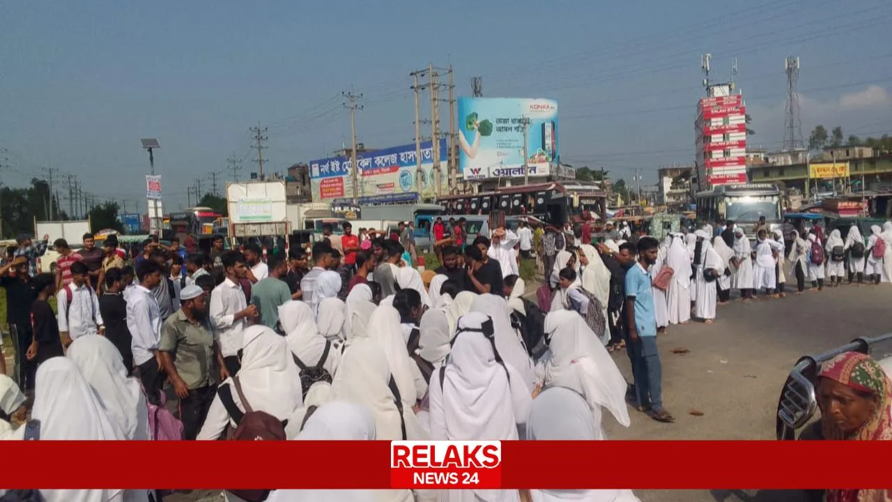 ছাত্রীকে শ্লীলতাহানি, দুপুরে উত্তপ্ত শহিদ কিবরিয়া চত্বর, ২ ঘন্টা মহাসড়ক অবরোধ!