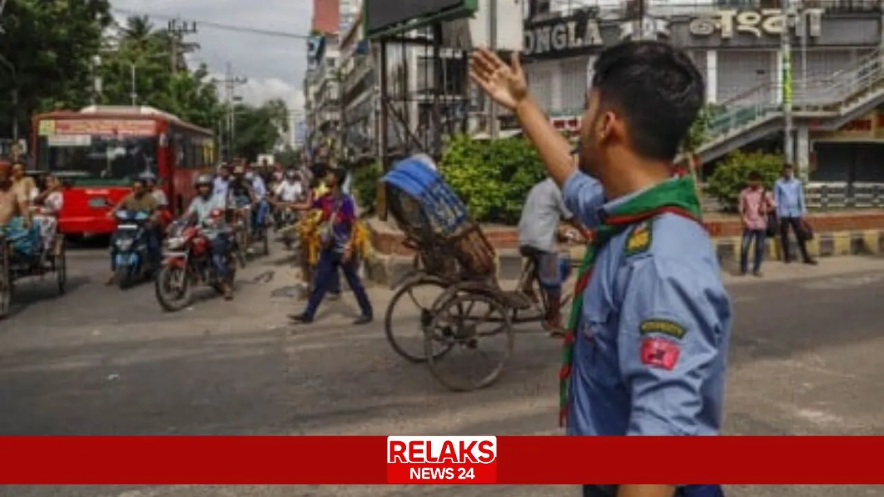 শিক্ষার্থীরা পার্টটাইম হিসেবে ট্রাফিক পুলিশে দায়িত্ব পালন করবে – যুব উপদেষ্টা আসিফ মাহমুদ