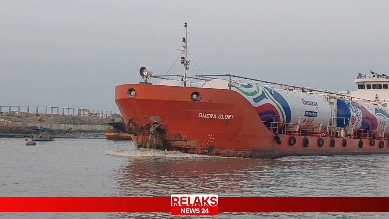 কর্মবিরতি প্রত্যাহার, মোংলা বন্দরে পণ্য খালাস শুরু